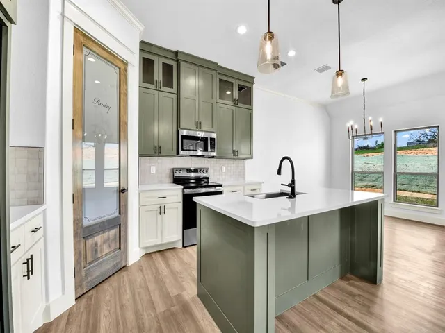 $473,500 | 10016 Vly Oak Court, Springtown, TX 76082