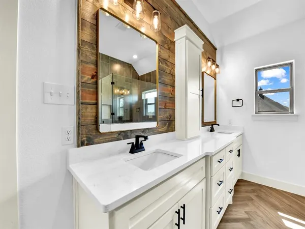 $473,500 | 10016 Vly Oak Court, Springtown, TX 76082