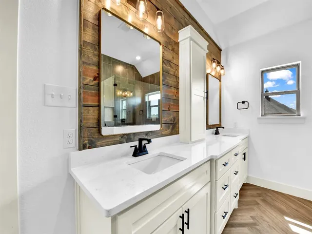 $473,500 | 10016 Vly Oak Court, Springtown, TX 76082