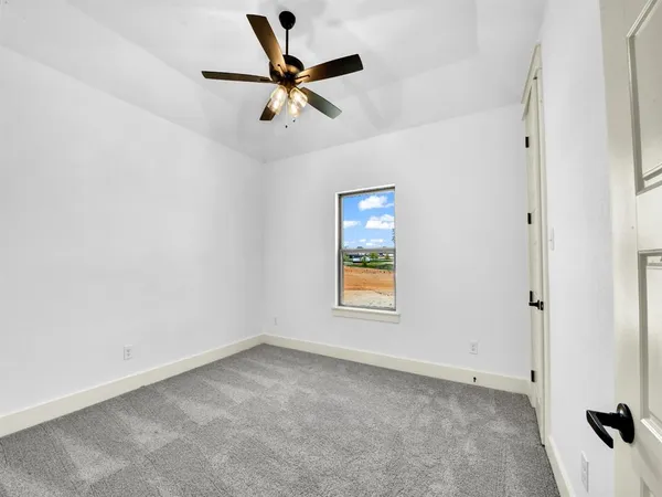 $473,500 | 10016 Vly Oak Court, Springtown, TX 76082