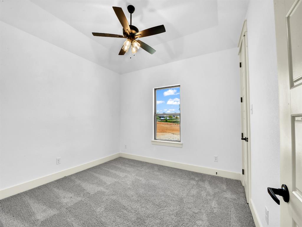 10016 Vly Oak Court Springtown, TX 76082 - Photo 19 of 27