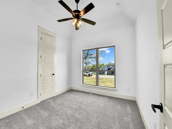 $473,500 | 10016 Vly Oak Court, Springtown, TX 76082