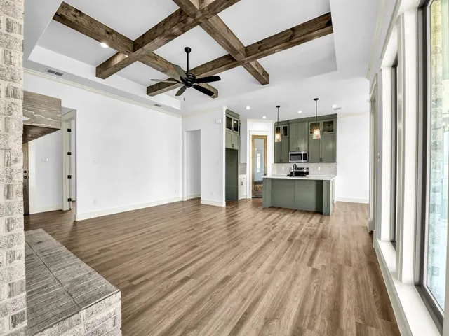 $473,500 | 10016 Vly Oak Court, Springtown, TX 76082