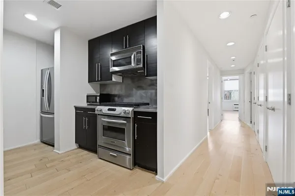 $899,000 | 1008 Hudson Park, Edgewater, NJ 07020