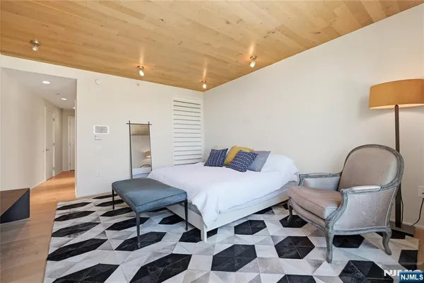 $899,000 | 1008 Hudson Park, Edgewater, NJ 07020