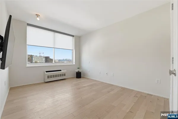 $899,000 | 1008 Hudson Park, Edgewater, NJ 07020