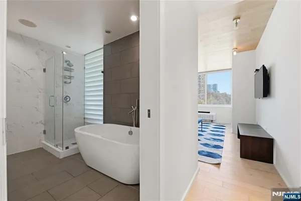 $899,000 | 1008 Hudson Park, Edgewater, NJ 07020