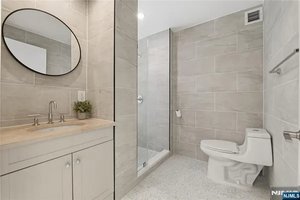 $899,000 | 1008 Hudson Park, Edgewater, NJ 07020