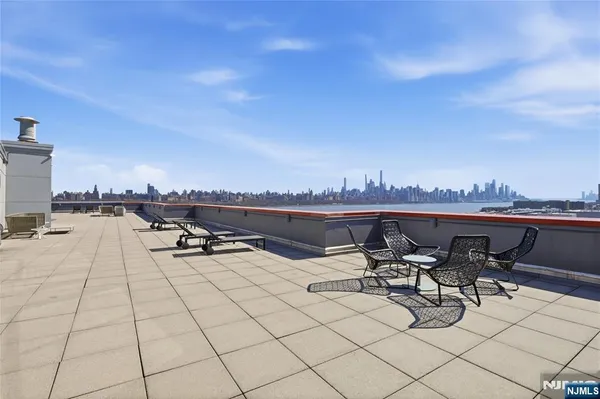 $899,000 | 1008 Hudson Park, Edgewater, NJ 07020