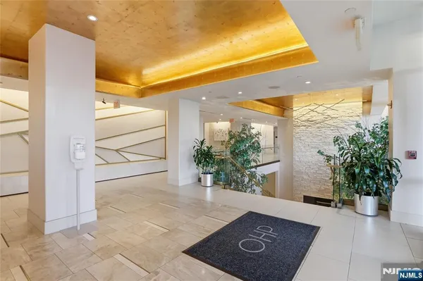 $899,000 | 1008 Hudson Park, Edgewater, NJ 07020