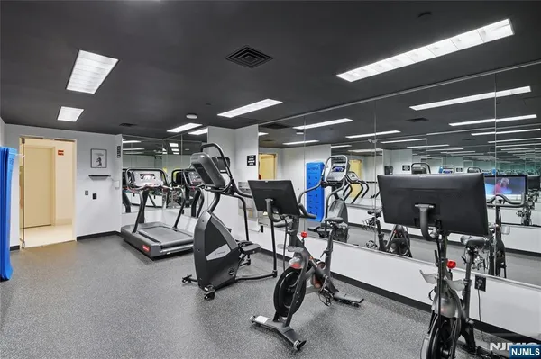 $899,000 | 1008 Hudson Park, Edgewater, NJ 07020