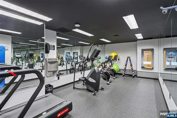 $899,000 | 1008 Hudson Park, Edgewater, NJ 07020