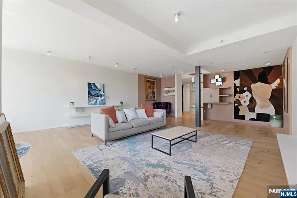 $899,000 | 1008 Hudson Park, Edgewater, NJ 07020