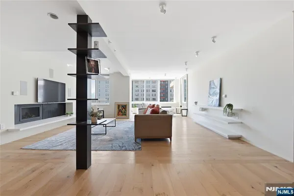 $899,000 | 1008 Hudson Park, Edgewater, NJ 07020