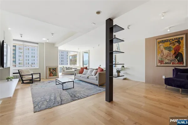 $899,000 | 1008 Hudson Park, Edgewater, NJ 07020