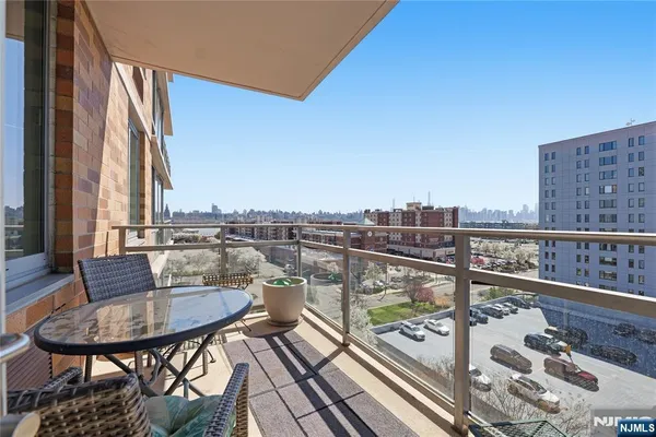 $899,000 | 1008 Hudson Park, Edgewater, NJ 07020