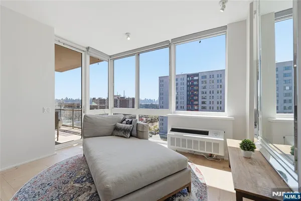 $899,000 | 1008 Hudson Park, Edgewater, NJ 07020