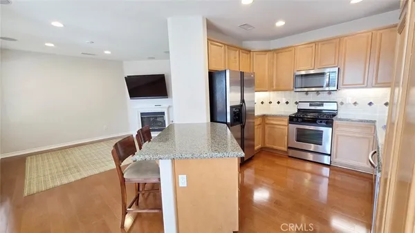 $3,950 | 25628 Via Ventana, Valencia, CA 91381