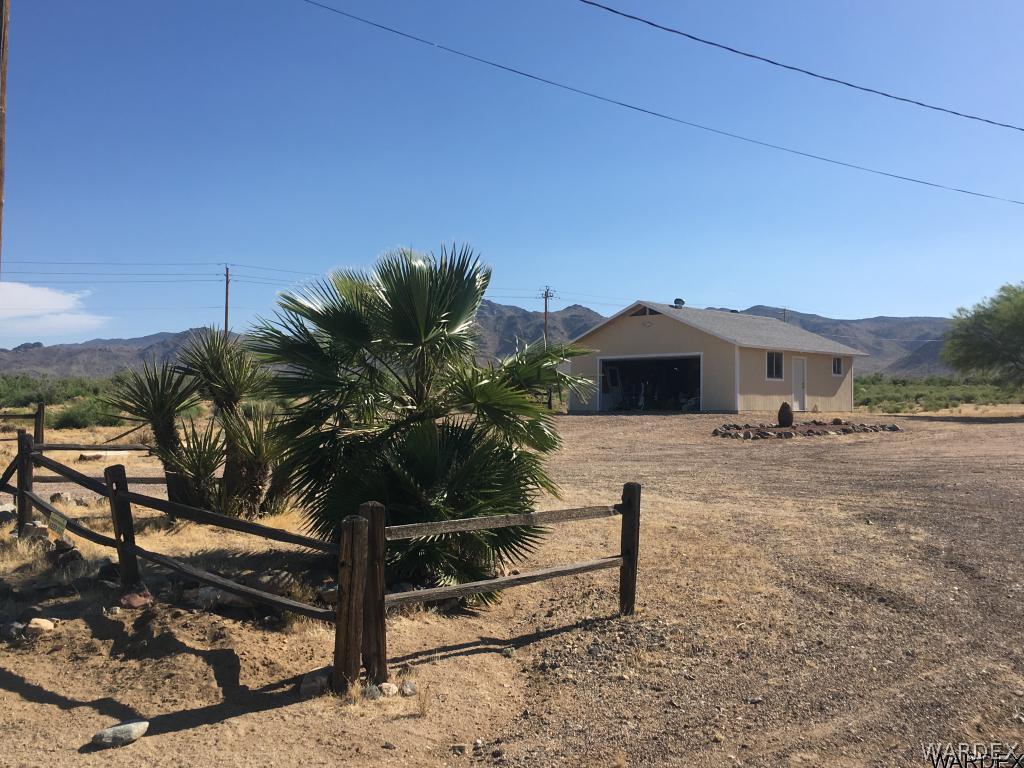 3968 Bacobi Road Golden Valley, AZ 86413 - Photo 14 of 15 Large open area