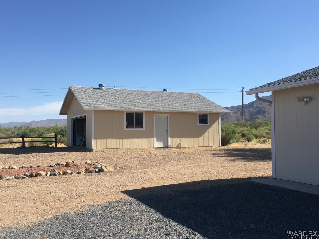 3968 Bacobi Road Golden Valley, AZ 86413 - Photo 3 of 15 Second garage