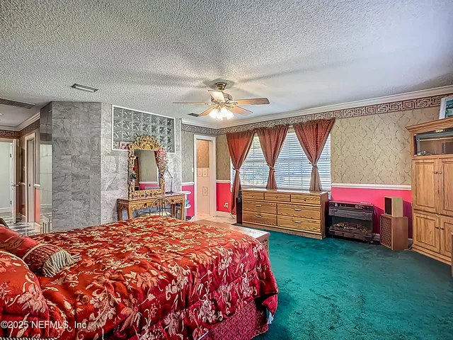 a view of a livingroom with furniture