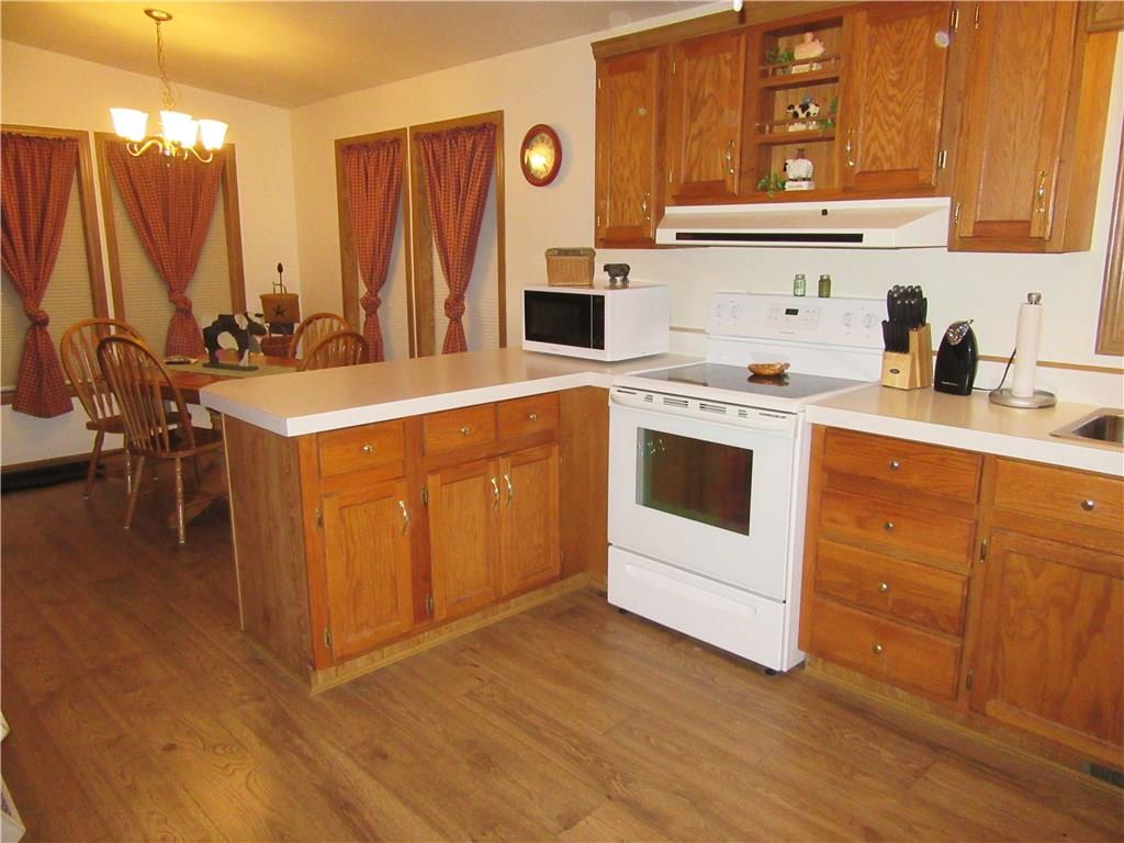 732 McLean Street Rochester, PA 15074 - Photo 5 of 24