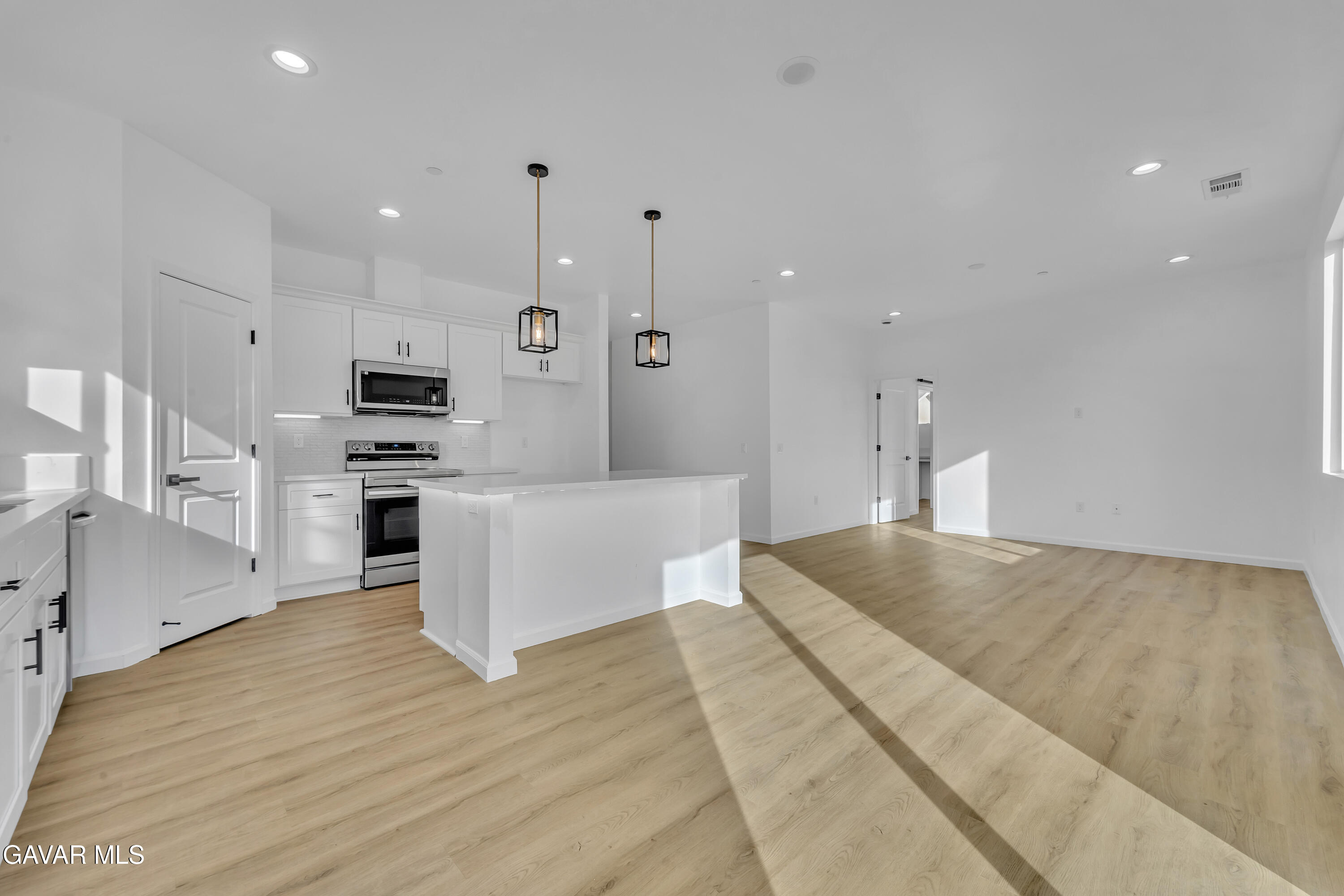 21420 Reed Place California City, CA 93505 - Photo 15 of 24 LLP07952