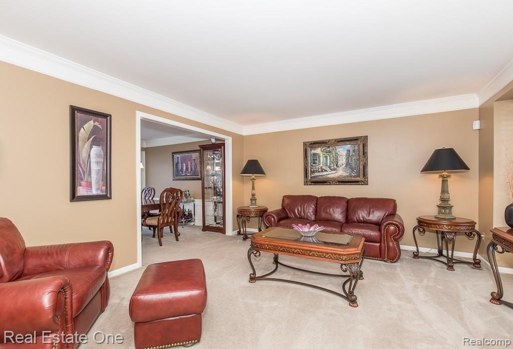 2392 Pleasant View Drive Rochester Hills, MI 48306 - Photo 9 of 39