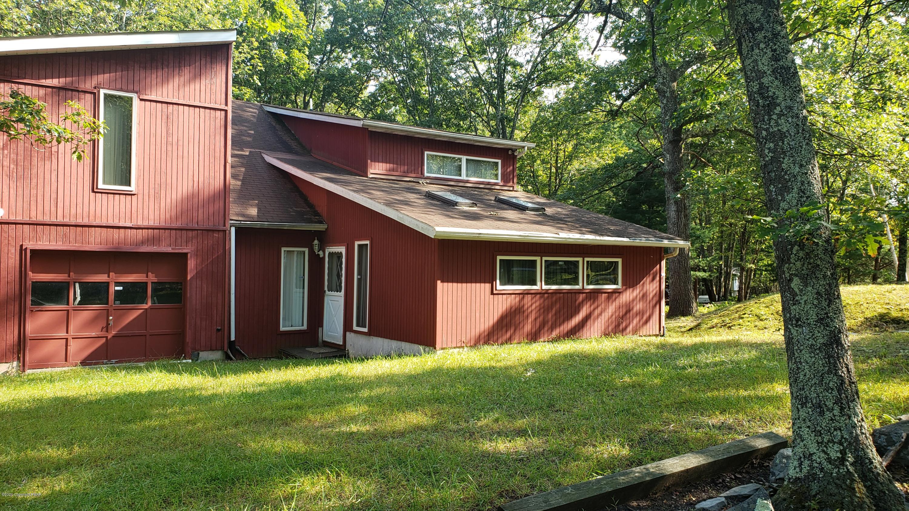 113 Morris Place Bushkill, PA 18324 - Photo 3 of 57 20200922_153232