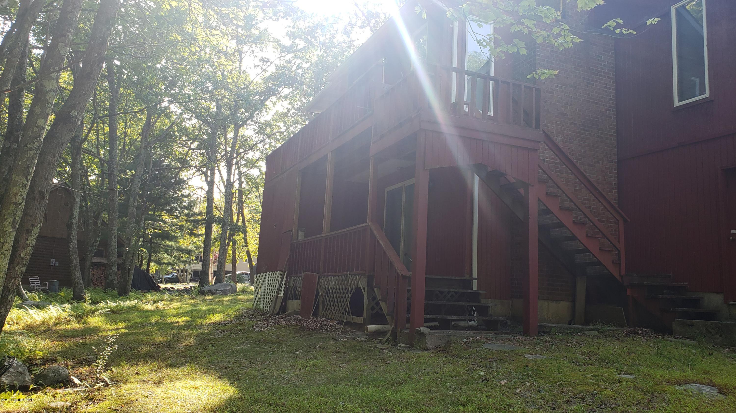 113 Morris Place Bushkill, PA 18324 - Photo 4 of 57 20200922_153354