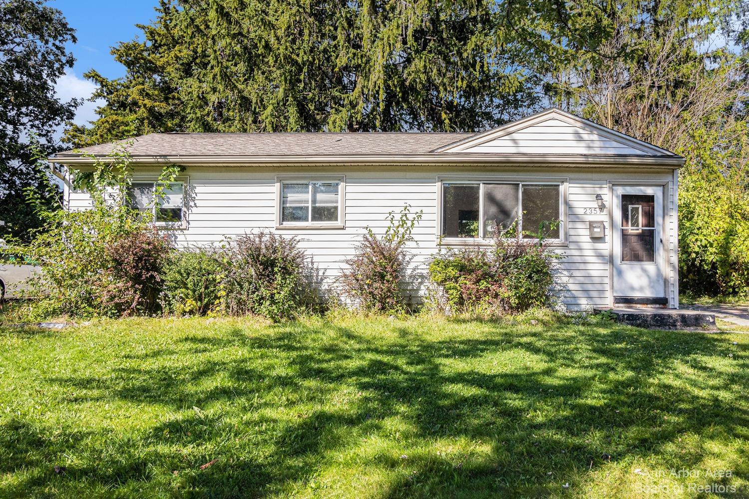 2357 Ravinewood Ypsilanti, MI 48198 - Photo 1 of 23 Photo 1