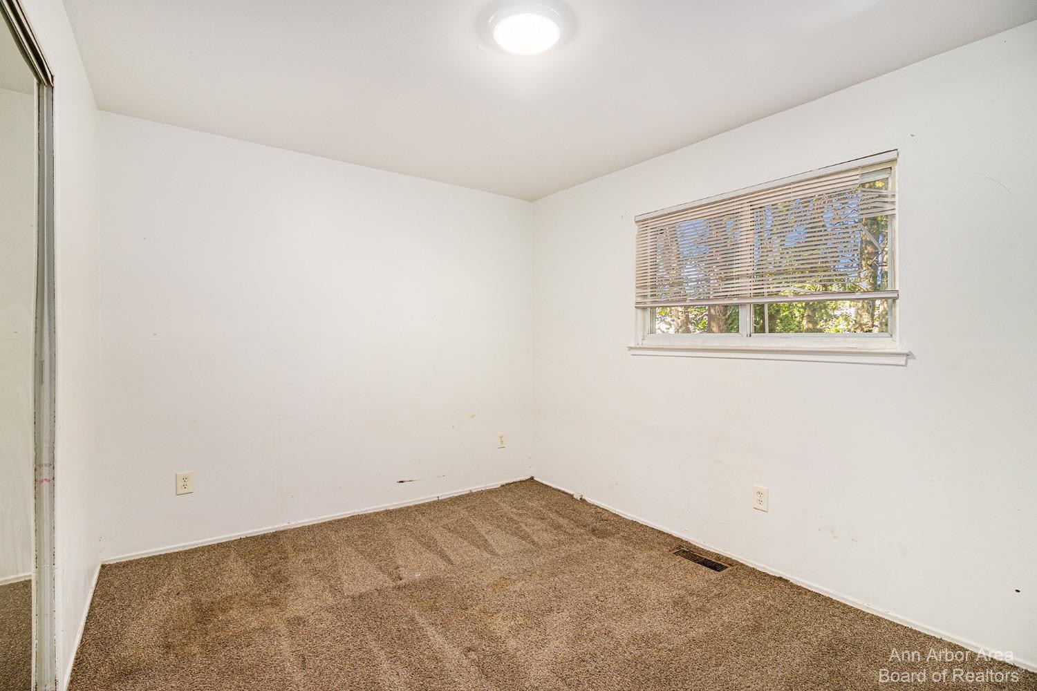 2357 Ravinewood Ypsilanti, MI 48198 - Photo 11 of 23 Photo 11