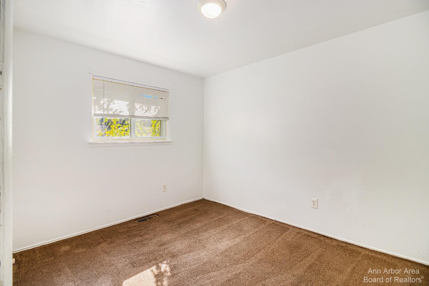 2357 Ravinewood Ypsilanti, MI 48198 - Photo 13 of 23 Photo 13