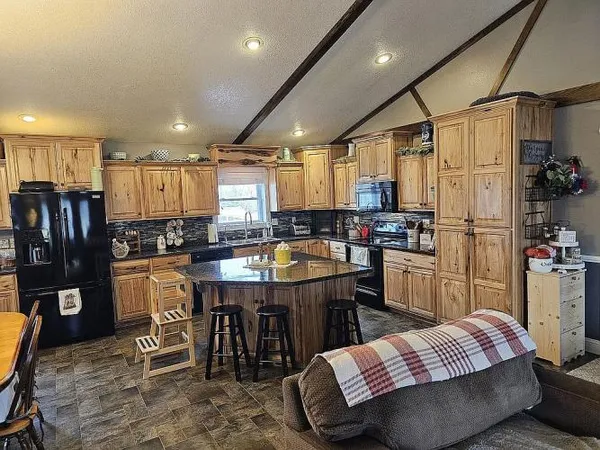 $440,000 | 4427 Steelman Road, Summersville, MO 65571