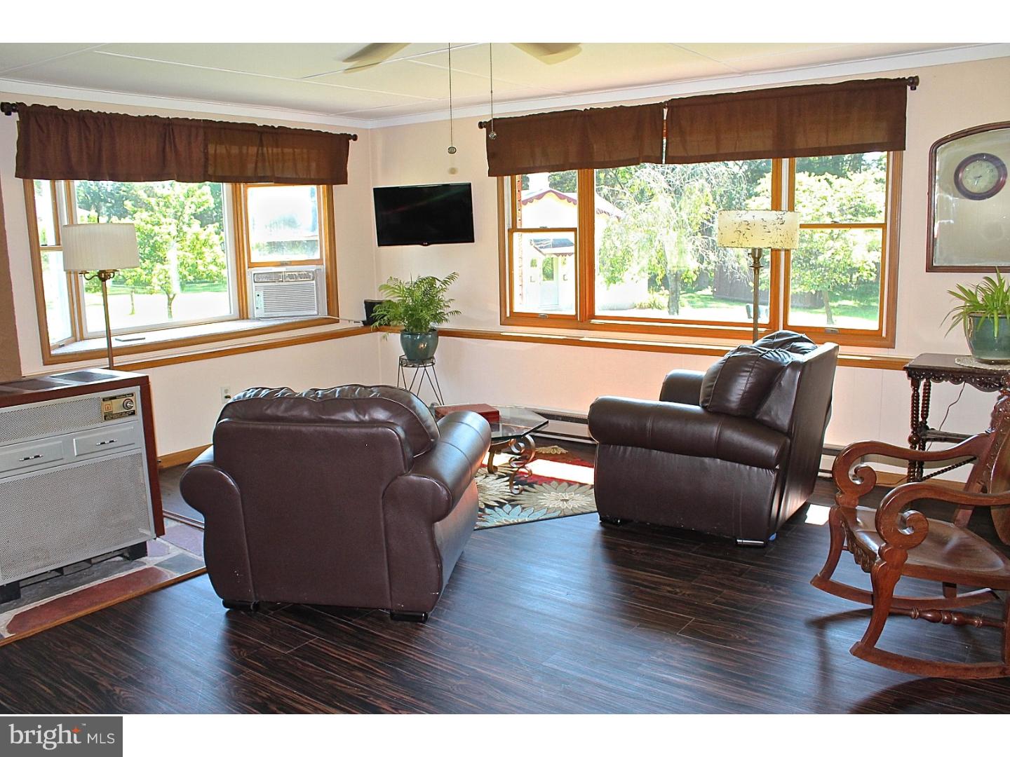 1536 Markley Road Pennsburg, PA 18073 - Photo 12 of 24 Family Room