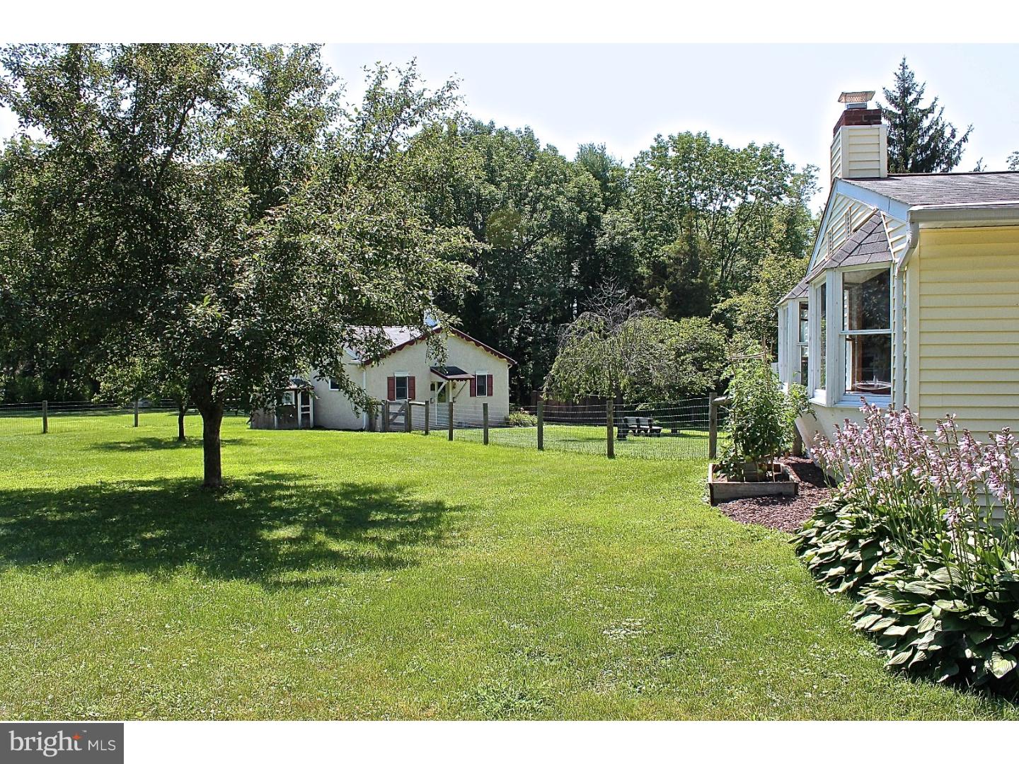 1536 Markley Road Pennsburg, PA 18073 - Photo 5 of 24 Side Yard