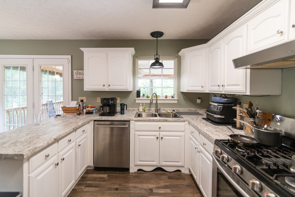 225 Sherman Road Charlotte, TN 37036 - Photo 6 of 69