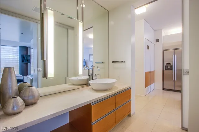 $3,500 | 3726 South Las Vegas Boulevard, Unit 1403, Las Vegas, NV 89158