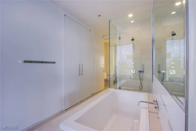 $3,500 | 3726 South Las Vegas Boulevard, Unit 1403, Las Vegas, NV 89158