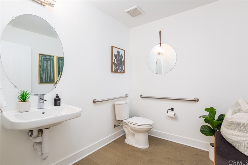 1676 Grand View Costa Mesa, CA 92627 - Photo 5 of 31