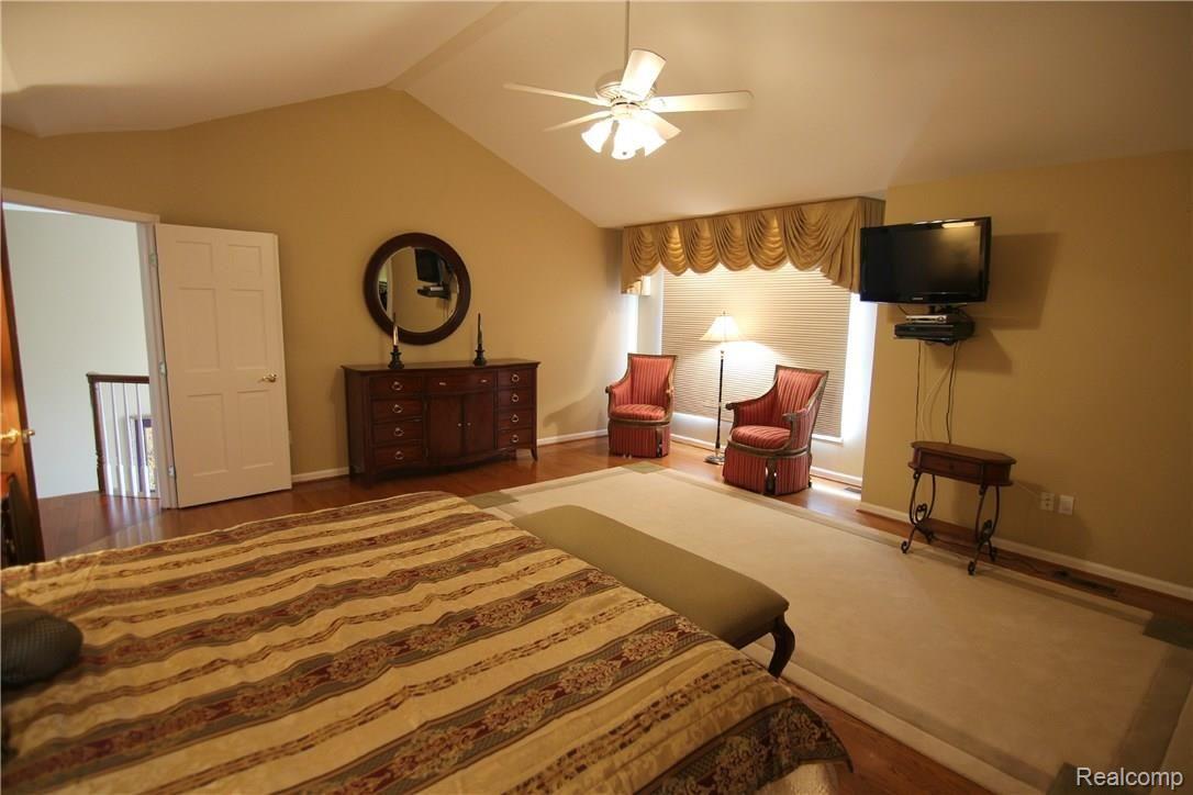 3178 Hedgewood Lane Rochester, MI 48309 - Photo 26 of 40 Hedgewood Ln Master Bedroom 3.jpg