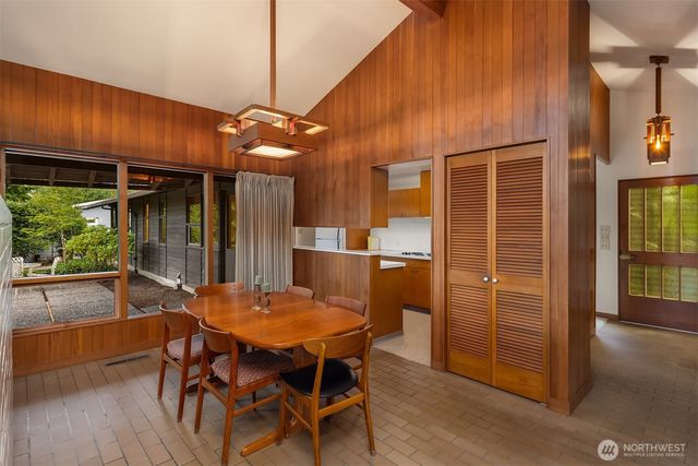 $2,050,000 | 6006 92nd Avenue Southeast, Mercer Island, WA 98040