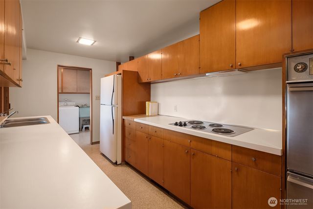 $2,050,000 | 6006 92nd Avenue Southeast, Mercer Island, WA 98040