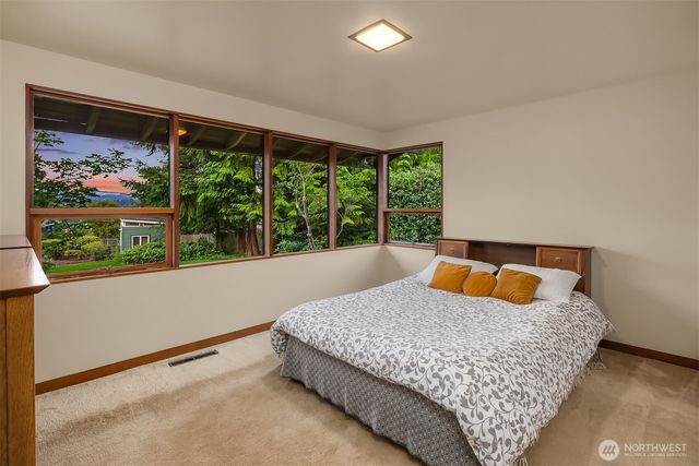 $2,050,000 | 6006 92nd Avenue Southeast, Mercer Island, WA 98040