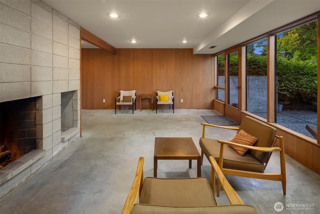 $2,050,000 | 6006 92nd Avenue Southeast, Mercer Island, WA 98040