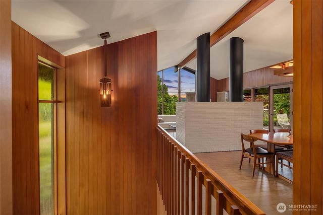 $2,050,000 | 6006 92nd Avenue Southeast, Mercer Island, WA 98040