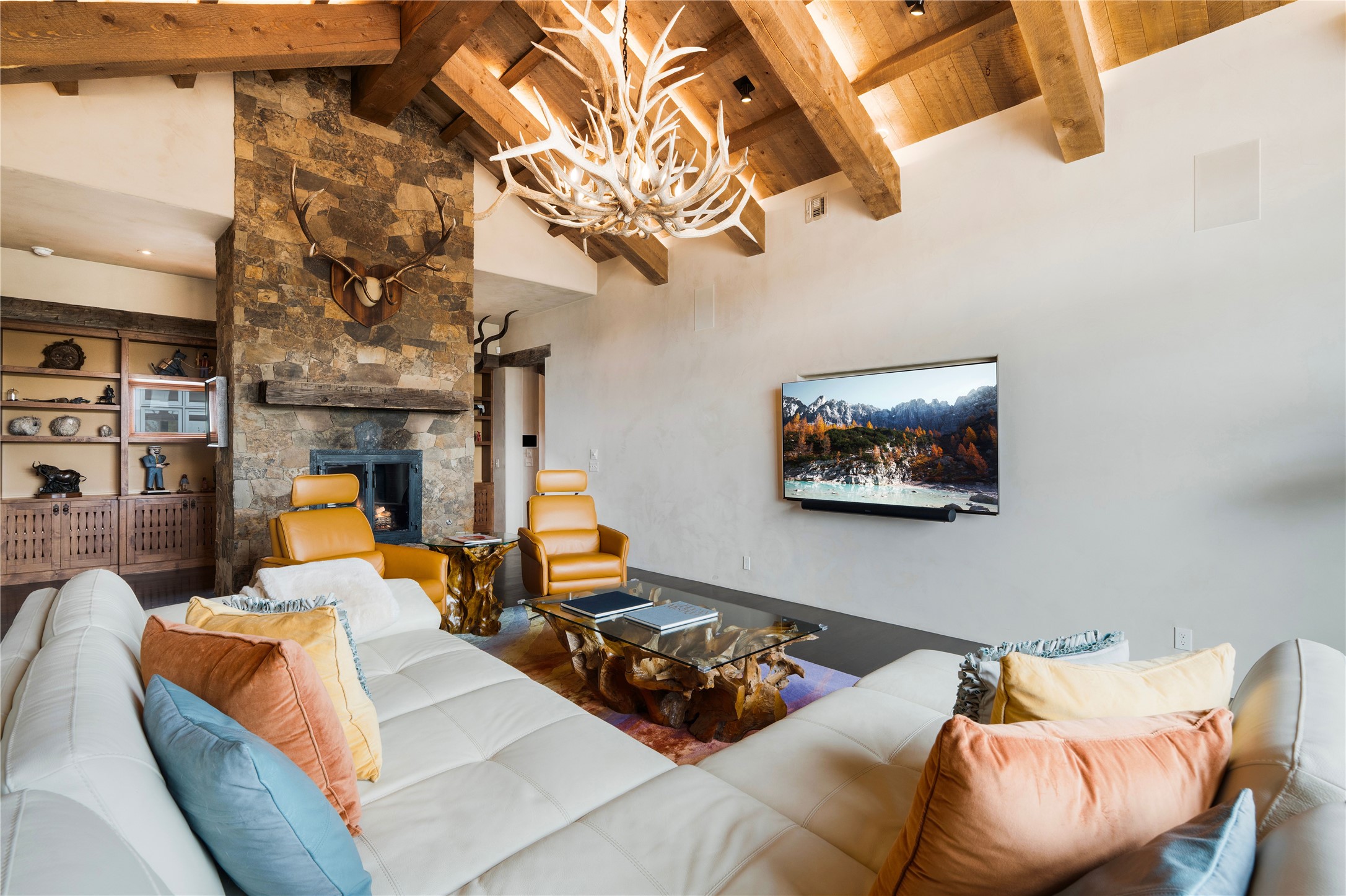 86 Droege Road Santa Fe, NM 87508 - Photo 18 of 37 Living Room
