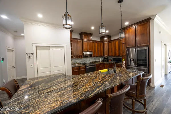 $517,995 | 308 Ivone Drive, Sunnyside, WA 98944