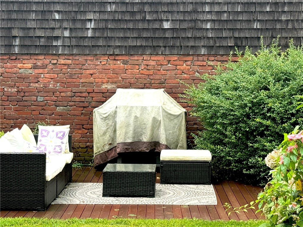 26 South Baptist Street Newport, RI 02840 - Photo 7 of 13
