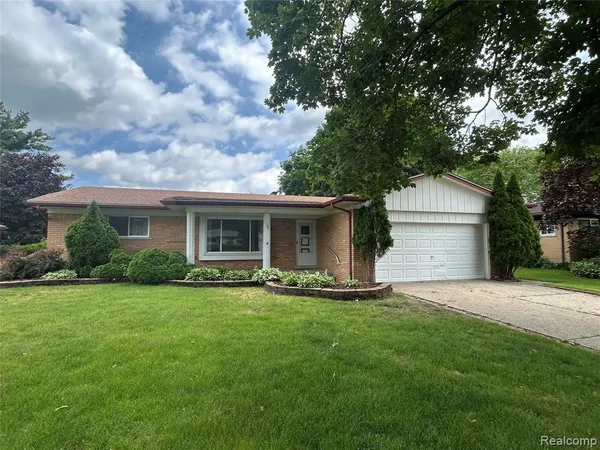 $3,000 | 129 Pleasant Lake Drive, Waterford, MI 48327